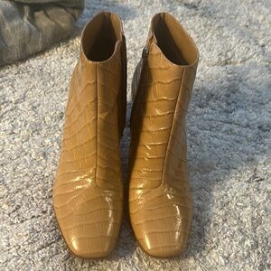 Tan Ankle Boots with Croc Texture and Block Heel
